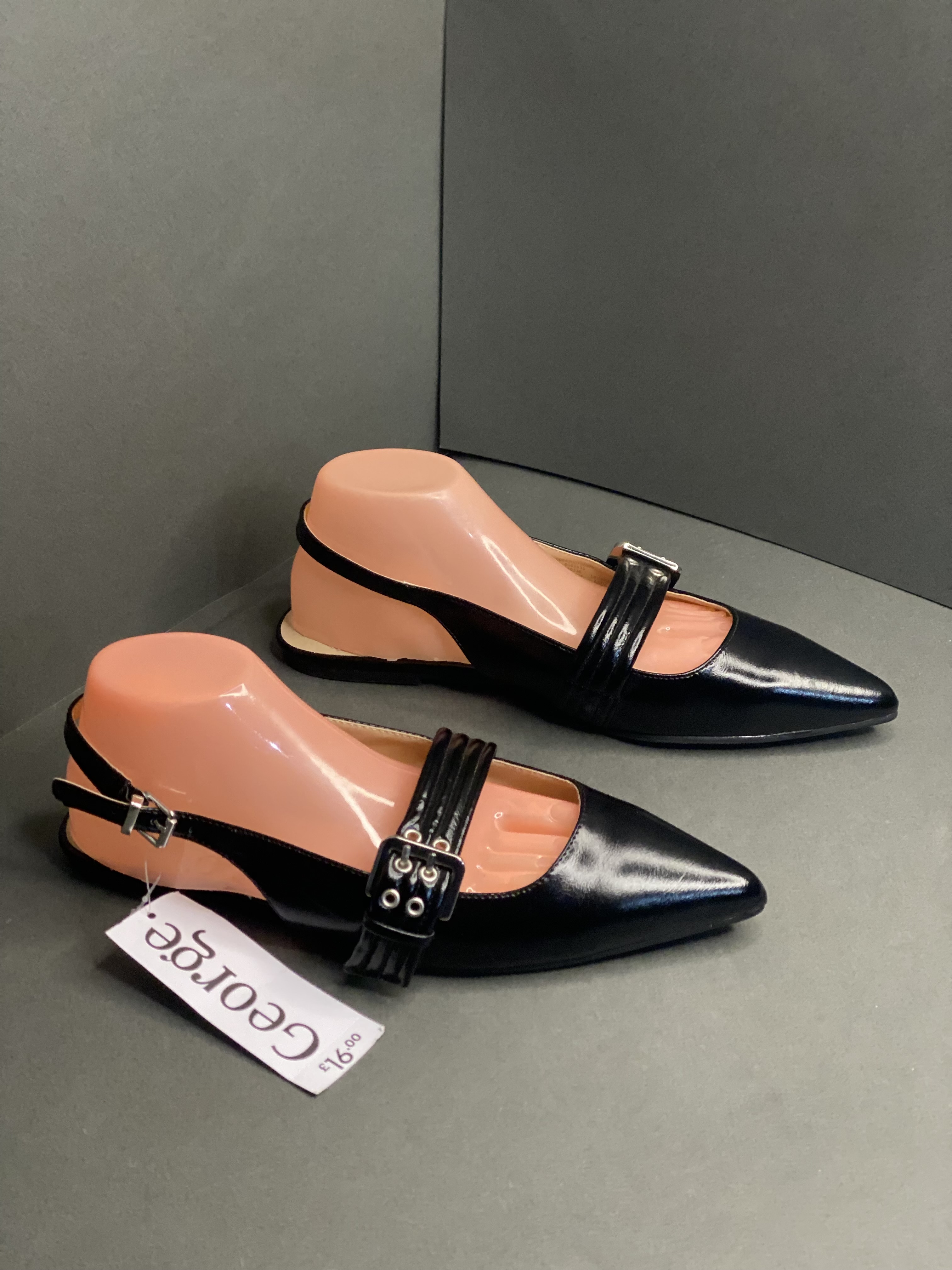 کفش مجلسی فوق مشکی براق بند قابل تنظیم انگلیسی